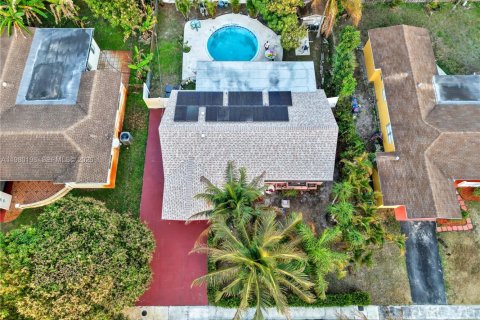 House in Lauderdale Lakes, Florida 3 bedrooms, 136.29 sq.m. № 2043903 - photo 5