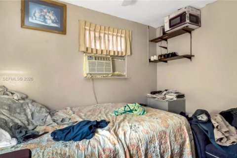 House in Lauderdale Lakes, Florida 3 bedrooms, 136.29 sq.m. № 2043903 - photo 19