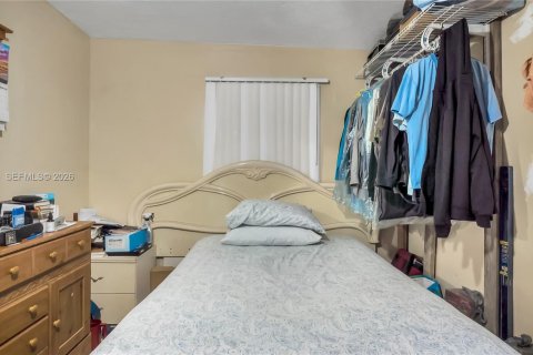 House in Lauderdale Lakes, Florida 3 bedrooms, 136.29 sq.m. № 2043903 - photo 16