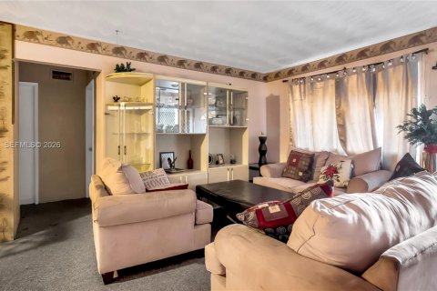 House in Lauderdale Lakes, Florida 3 bedrooms, 136.29 sq.m. № 2043903 - photo 7