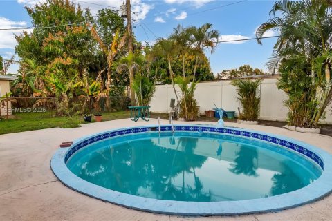 House in Lauderdale Lakes, Florida 3 bedrooms, 136.29 sq.m. № 2043903 - photo 17