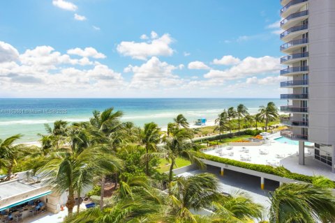 Condo in Miami Beach, Florida, 1 bedroom  № 1872167 - photo 6