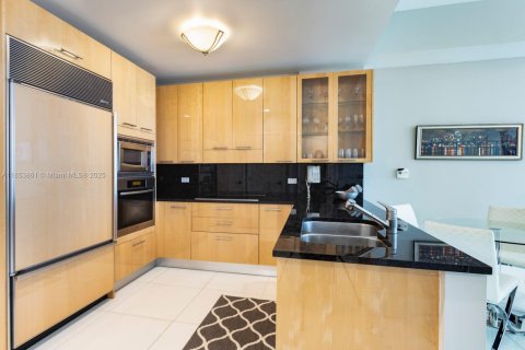 Condo in Miami Beach, Florida, 1 bedroom  № 1872167 - photo 12