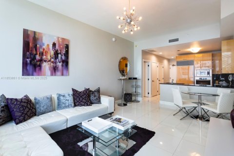 Condo in Miami Beach, Florida, 1 bedroom  № 1872167 - photo 9