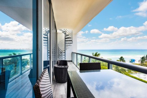 Condo in Miami Beach, Florida, 1 bedroom  № 1872167 - photo 1
