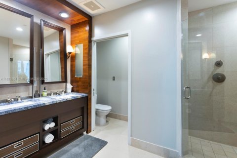 Condo in Miami Beach, Florida, 1 bedroom  № 1872167 - photo 16