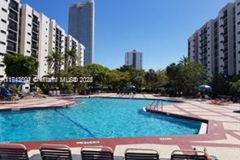 Condo in Sunny Isles Beach, Florida, 1 bedroom  № 1707163 - photo 10