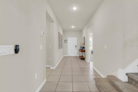 House in Davenport, Florida 9 bedrooms, 408.68 sq.m. № 2391349 - photo 14