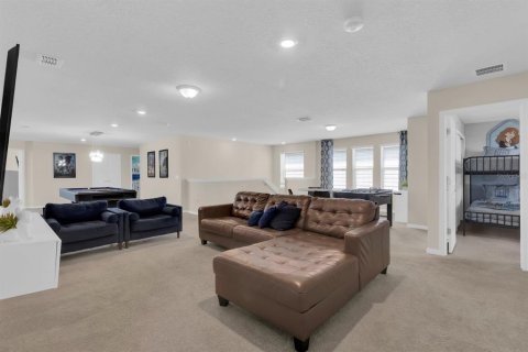 House in Davenport, Florida 9 bedrooms, 408.68 sq.m. № 2391349 - photo 23