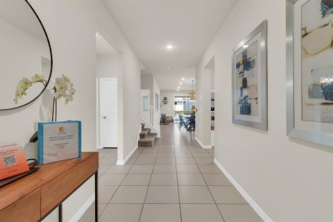 House in Davenport, Florida 9 bedrooms, 408.68 sq.m. № 2391349 - photo 15