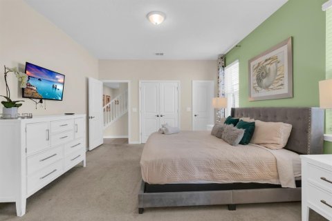 House in Davenport, Florida 9 bedrooms, 408.68 sq.m. № 2391349 - photo 21