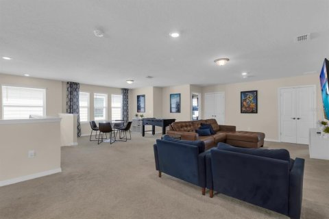 House in Davenport, Florida 9 bedrooms, 408.68 sq.m. № 2391349 - photo 26