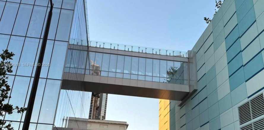 Кондоминиум с 1 комнатой в Майами, Флорида № 2045492