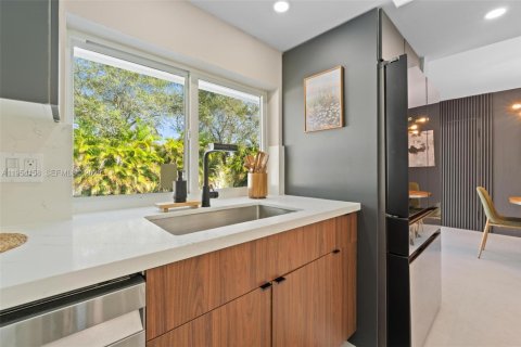 House in Plantation, Florida 3 bedrooms, 159.05 sq.m. № 2009368 - photo 19