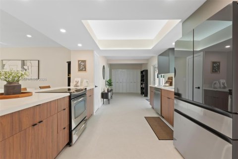 House in Plantation, Florida 3 bedrooms, 159.05 sq.m. № 2009368 - photo 17