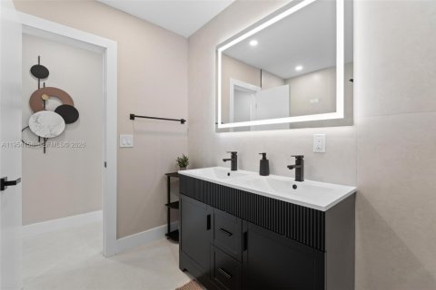 House in Plantation, Florida 3 bedrooms, 159.05 sq.m. № 2009368 - photo 28