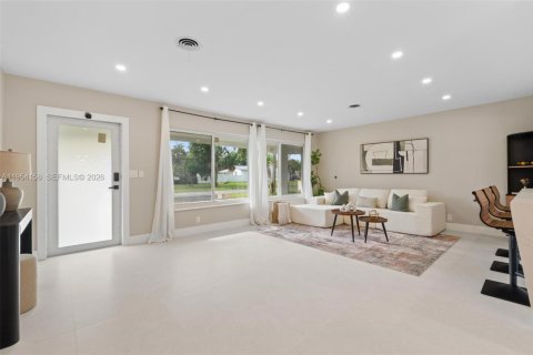 House in Plantation, Florida 3 bedrooms, 159.05 sq.m. № 2009368 - photo 5