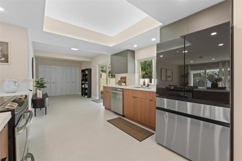 House in Plantation, Florida 3 bedrooms, 159.05 sq.m. № 2009368 - photo 16