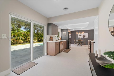 House in Plantation, Florida 3 bedrooms, 159.05 sq.m. № 2009368 - photo 24