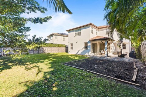 House in Doral, Florida 4 bedrooms, 283.63 sq.m. № 2086342 - photo 27