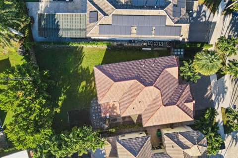 House in Doral, Florida 4 bedrooms, 283.63 sq.m. № 2086342 - photo 20