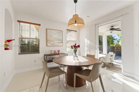 House in Doral, Florida 4 bedrooms, 283.63 sq.m. № 2086342 - photo 12