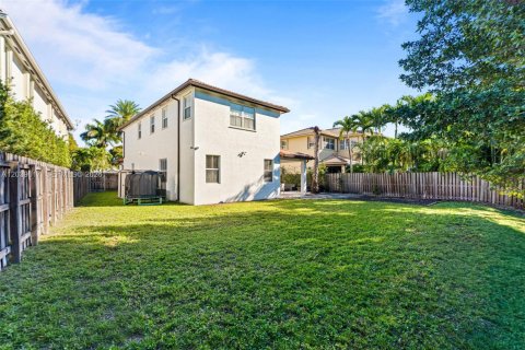 House in Doral, Florida 4 bedrooms, 283.63 sq.m. № 2086342 - photo 28