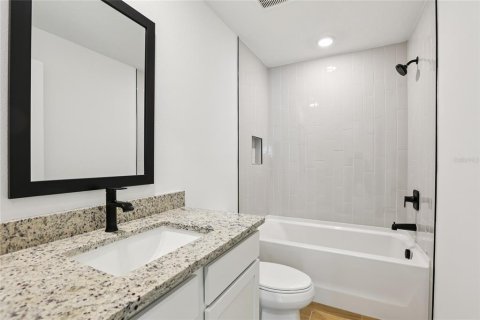Villa ou maison à louer à Brooksville, Floride: 3 chambres, 158.58 m2 № 2150578 - photo 10