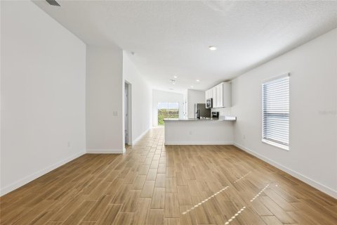 Villa ou maison à louer à Brooksville, Floride: 3 chambres, 158.58 m2 № 2150578 - photo 4