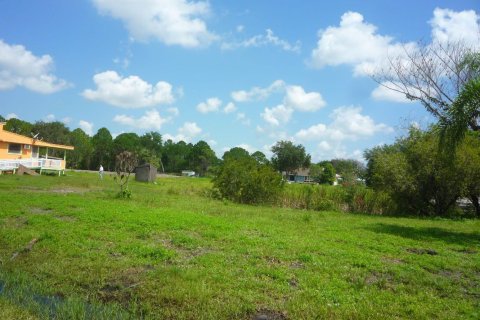 Villa ou maison à vendre à Port St. Lucie, Floride: 2 chambres, 102.56 m2 № 2242519 - photo 6