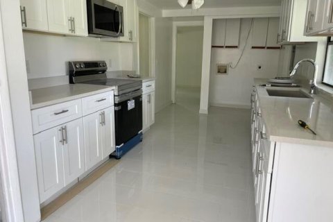 Villa ou maison à vendre à Port St. Lucie, Floride: 2 chambres, 102.56 m2 № 2242519 - photo 8