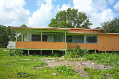 Villa ou maison à vendre à Port St. Lucie, Floride: 2 chambres, 102.56 m2 № 2242519 - photo 2