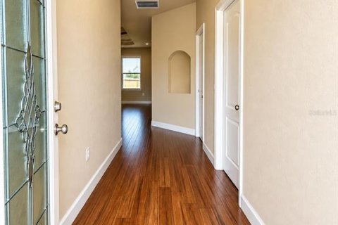 Villa ou maison à louer à Newberry, Floride: 4 chambres, 180.88 m2 № 2435205 - photo 3