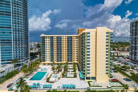 Снять в аренду кондоминиум в Холливуд, Флорида 1 спальня, 54.81м2, № 2005421 - фото 25