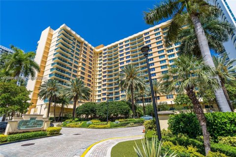 Снять в аренду кондоминиум в Холливуд, Флорида 1 спальня, 54.81м2, № 2005421 - фото 30