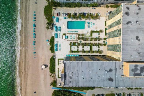 Снять в аренду кондоминиум в Холливуд, Флорида 1 спальня, 54.81м2, № 2005421 - фото 18