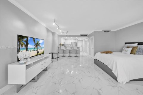 Снять в аренду кондоминиум в Холливуд, Флорида 1 спальня, 54.81м2, № 2005421 - фото 2