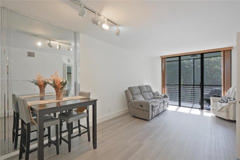 Copropriété à vendre à Tamarac, Floride: 2 chambres, 91.51 m2 № 1697741 - photo 1