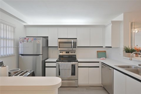Copropriété à vendre à Tamarac, Floride: 2 chambres, 91.51 m2 № 1697741 - photo 6