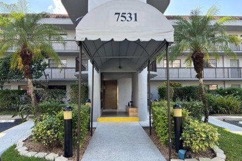 Copropriété à vendre à Tamarac, Floride: 2 chambres, 91.51 m2 № 1697741 - photo 26