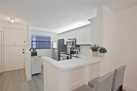 Copropriété à vendre à Tamarac, Floride: 2 chambres, 91.51 m2 № 1697741 - photo 3