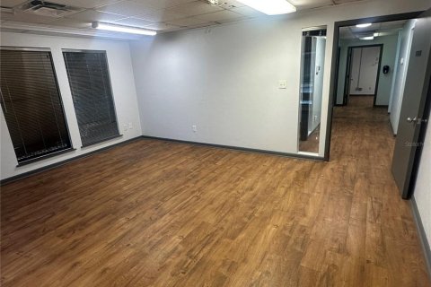 Propiedad comercial en alquiler en Gainesville, Florida, 139.35 m2 № 1915520 - foto 5