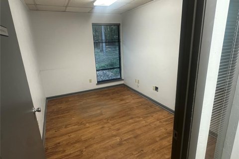 Propiedad comercial en alquiler en Gainesville, Florida, 139.35 m2 № 1915520 - foto 6