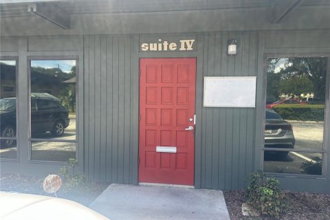 Propiedad comercial en alquiler en Gainesville, Florida, 139.35 m2 № 1915520 - foto 4