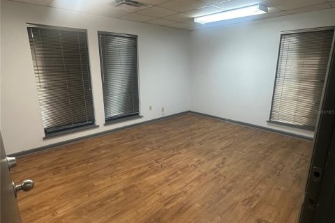 Propiedad comercial en alquiler en Gainesville, Florida, 139.35 m2 № 1915520 - foto 7