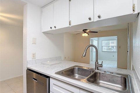 Condominio en venta en New Port Richey, Florida, 1 dormitorio, 67.63 m2 № 2098878 - foto 16