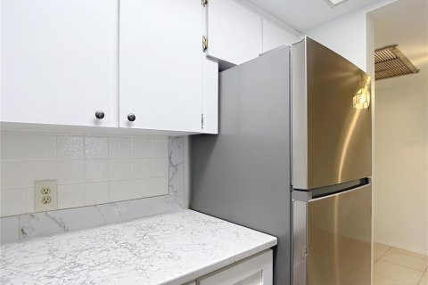 Condominio en venta en New Port Richey, Florida, 1 dormitorio, 67.63 m2 № 2098878 - foto 17