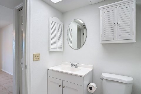 Condominio en venta en New Port Richey, Florida, 1 dormitorio, 67.63 m2 № 2098878 - foto 6