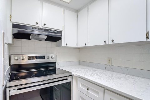 Condominio en venta en New Port Richey, Florida, 1 dormitorio, 67.63 m2 № 2098878 - foto 15
