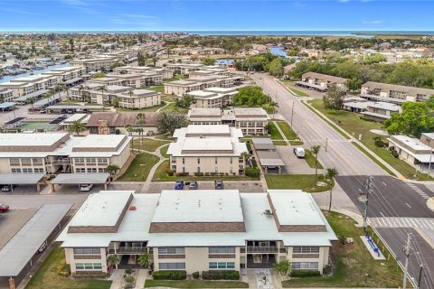 Condominio en New Port Richey, Florida, 1 dormitorio № 2098878